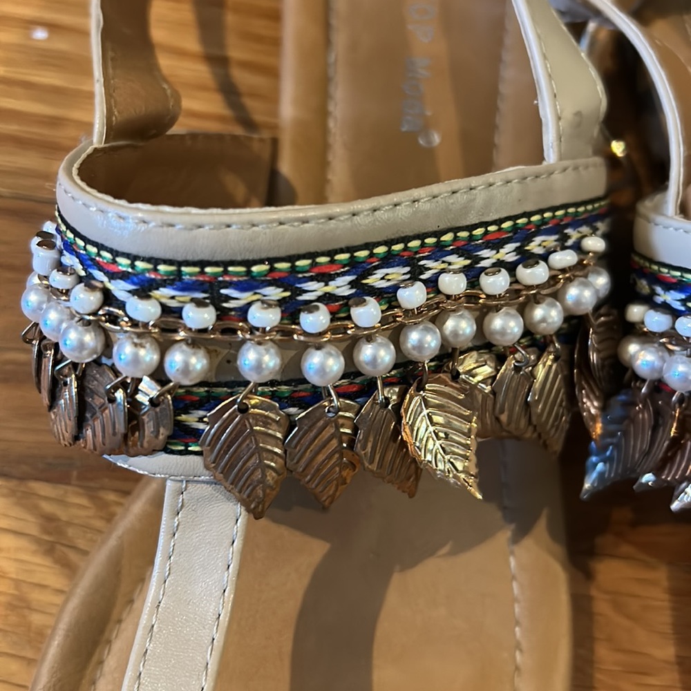 Top Moda Fancy Sandals - Picture 3 of 6